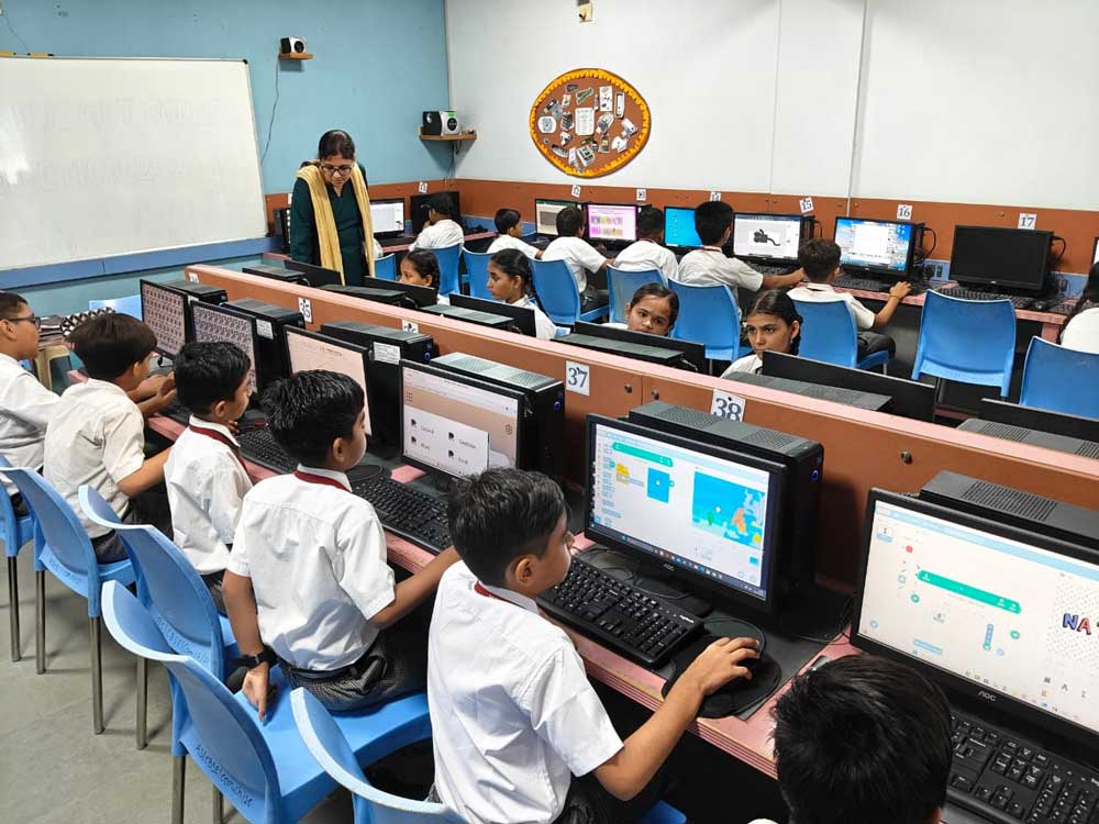 Ambe Group of Schools | Amenities - Computer Labs