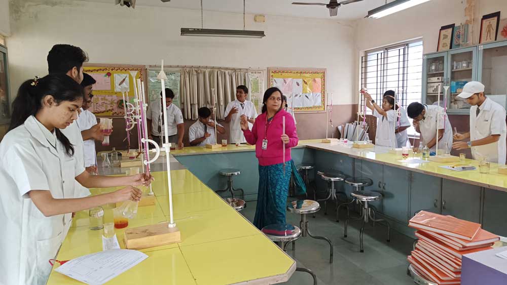 Ambe Group of Schools | Amenities - Physics/ Chemistry/ Biology Lab