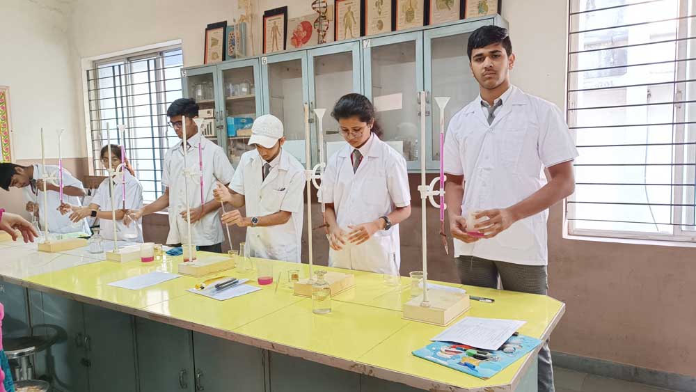 Ambe Group of Schools | Amenities - Physics/ Chemistry/ Biology Lab