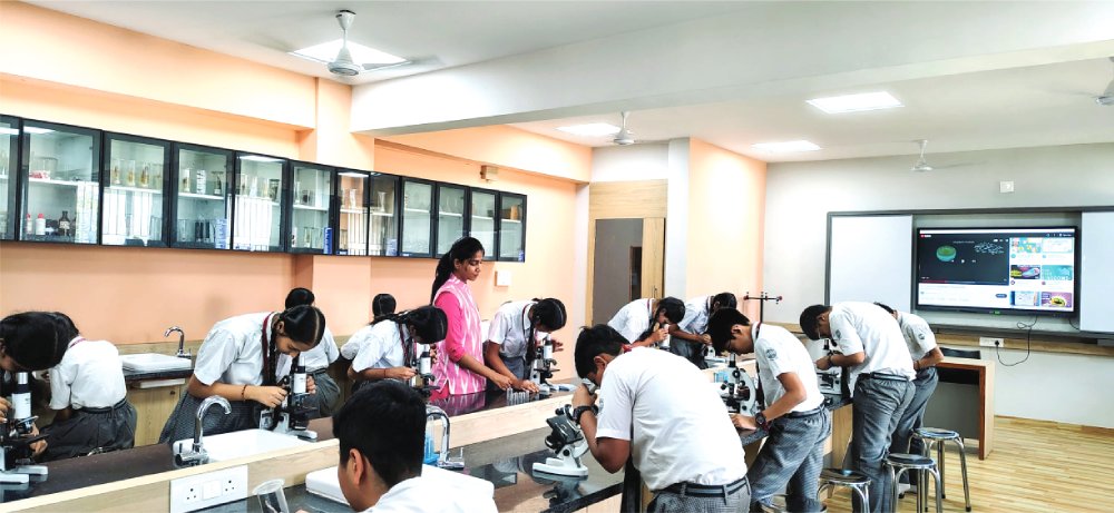 Ambe Group of Schools | Amenities - Composite Science Lab