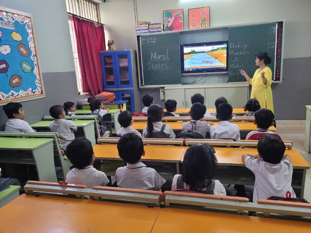 Ambe Group of Schools | Amenities - Smart Class